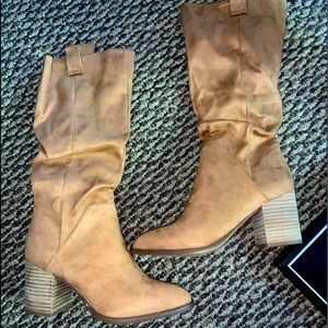 BRAND NEW toffer-tan suede stove boots Report